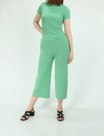 Pantaloni Bershka, verde