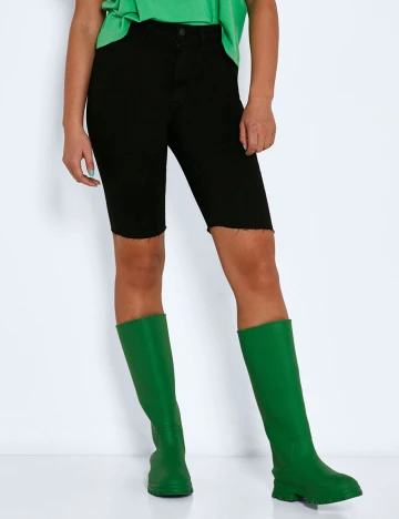 Pantaloni scurti Noisy May, negru