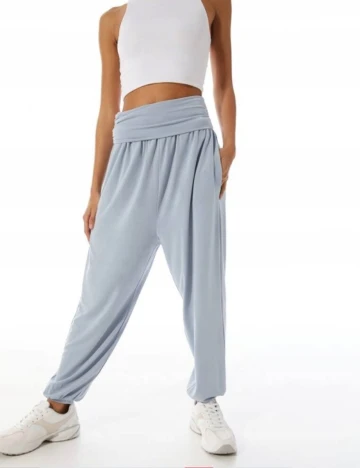 Pantaloni Stradivarius, bleu Albastru
