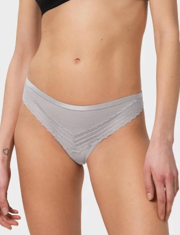 Chilot Triumph, gri
