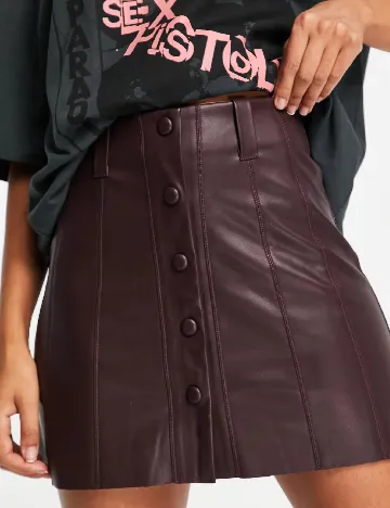 Fusta Top Shop, pruna