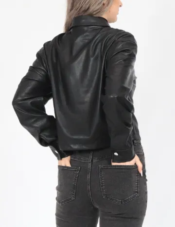Jacheta Only, negru