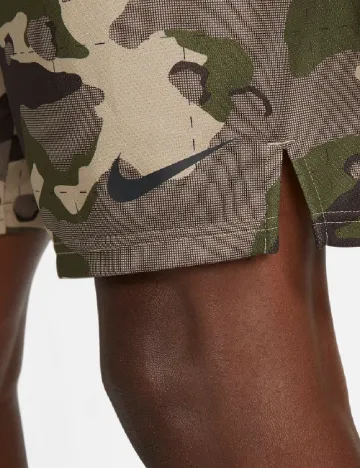 Pantaloni scurti Nike, army