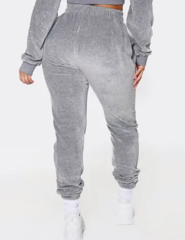 Pantaloni PRETTYLITTLETHING, gri
