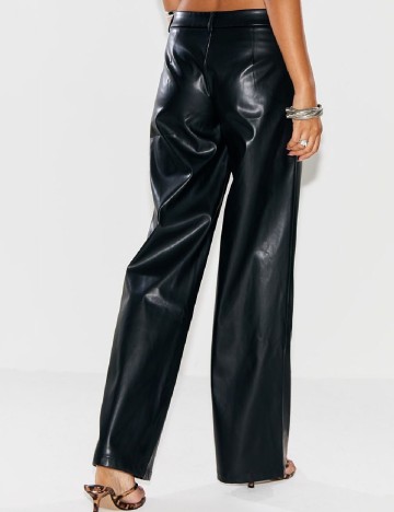Pantaloni PRETTYLITTLETHING, negru