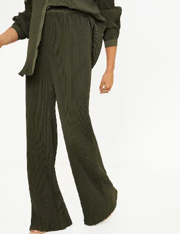 Pantaloni PRETTYLITTLETHING Maternity, verde