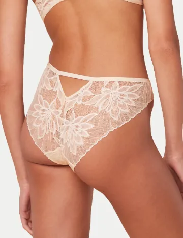 Chilot Triumph, crem Crem