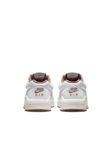 Adidasi Nike, alb