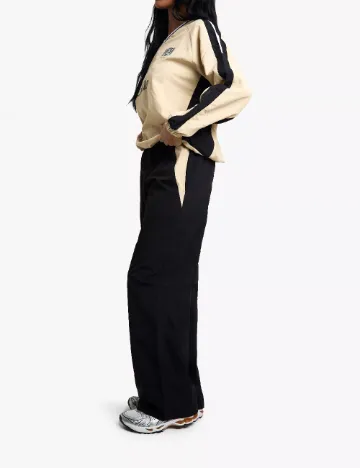 Pantaloni Boohoo, negru