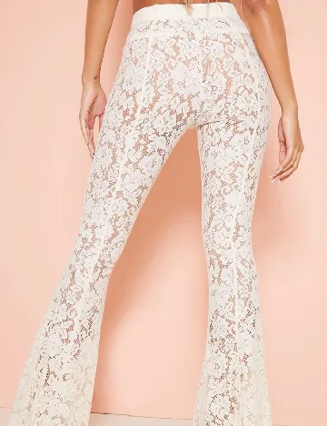 Pantaloni PRETTYLITTLETHING, crem Crem