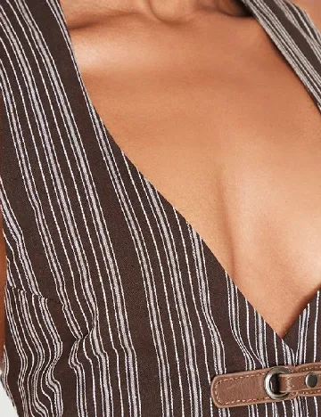Top PRETTYLITTLETHING, maro inchis