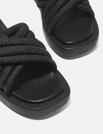 Slapi SHEIN, negru