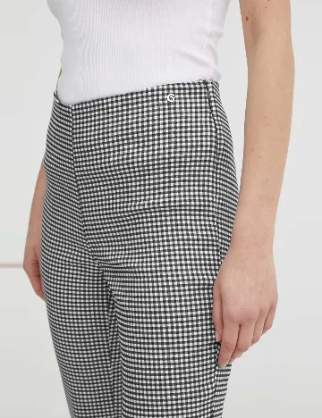 Pantaloni Guess, alb/negru