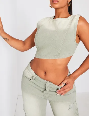 Top PRETTYLITTLETHING, verde