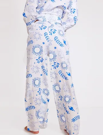 Pantaloni PRETTYLITTLETHING, alb
