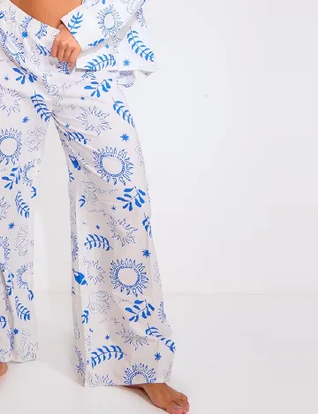 Pantaloni PRETTYLITTLETHING, alb