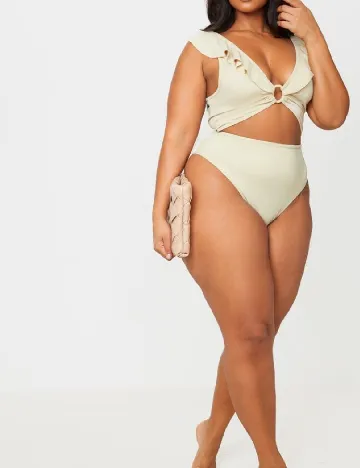 Costum de baie PRETTYLITTLETHING Plus Size, crem