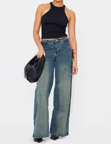 Top PRETTYLITTLETHING, negru