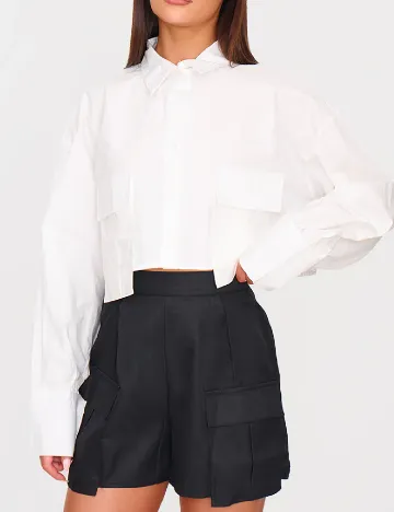 Pantaloni scurti PRETTYLITTLETHING, negru