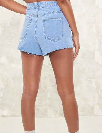 Pantaloni scurti PRETTYLITTLETHING, albastru
