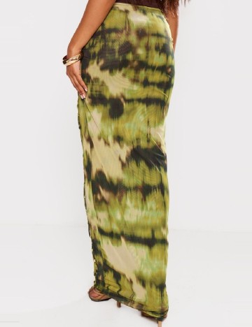Fusta PRETTYLITTLETHING, verde