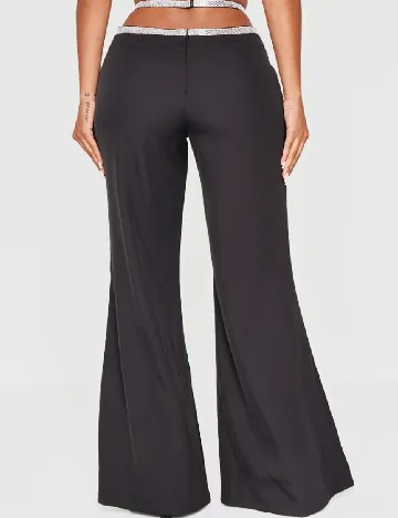 Pantaloni PRETTYLITTLETHING, negru