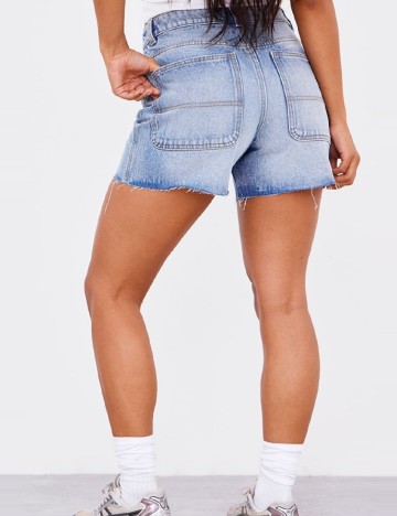 Pantaloni scurti PRETTYLITTLETHING, albastru
