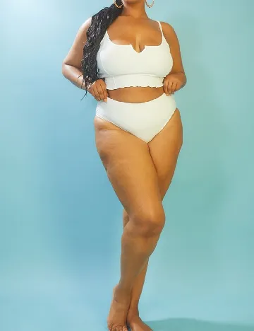 Chilot de baie PRETTYLITTLETHING Plus Size, alb