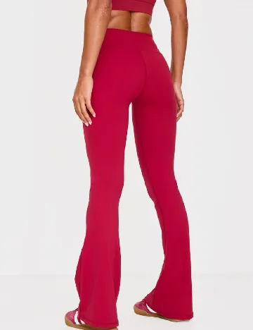 Pantaloni PRETTYLITTLETHING, rosu