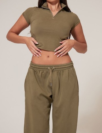 Top PRETTYLITTLETHING, verde