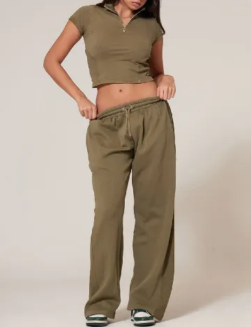 Top PRETTYLITTLETHING, verde