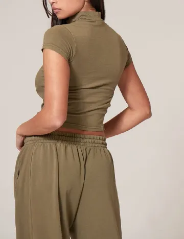 Top PRETTYLITTLETHING, verde