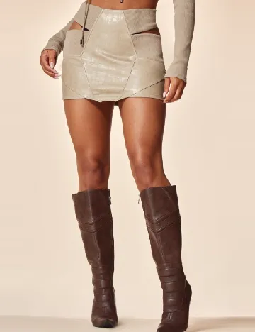 Top PRETTYLITTLETHING, crem