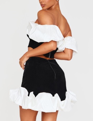 Top PRETTYLITTLETHING, negru