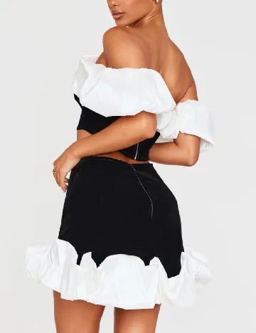 Top PRETTYLITTLETHING, negru