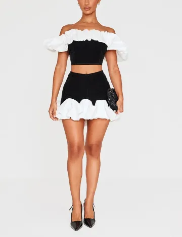 Top PRETTYLITTLETHING, negru