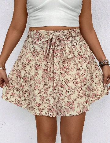 Pantaloni scurti SHEIN CURVE, floral print