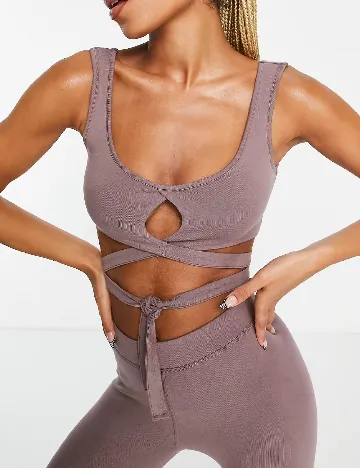 Top HIIT by ASOS, mov Mov