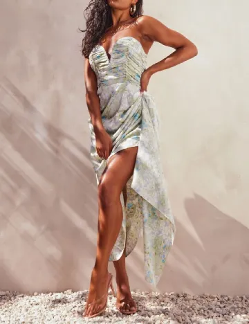 Rochie medie PRETTYLITTLETHING, verde deschis Verde