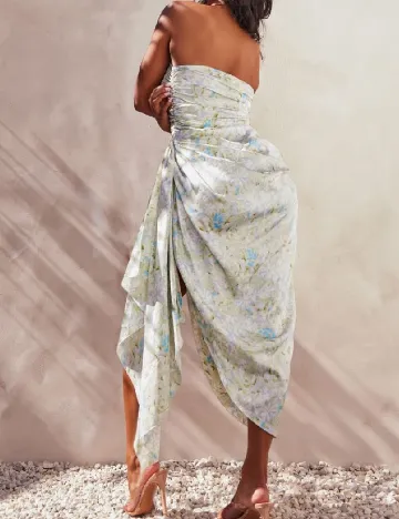 Rochie medie PRETTYLITTLETHING, verde deschis Verde