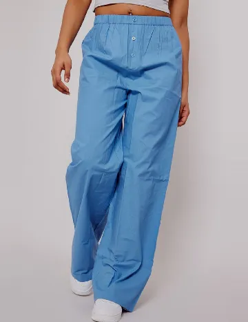 Pantaloni PRETTYLITTLETHING, albastru Albastru