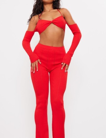 Top PRETTYLITTLETHING, rosu