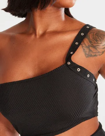 Top PRETTYLITTLETHING, negru