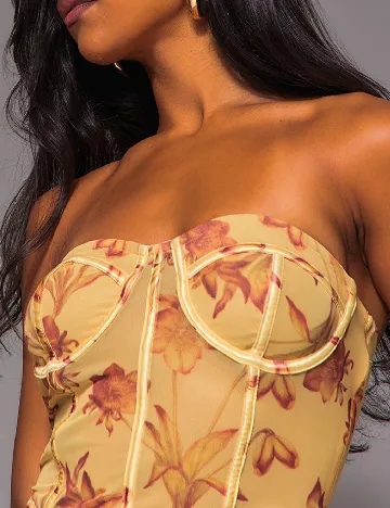 Top PRETTYLITTLETHING, galben