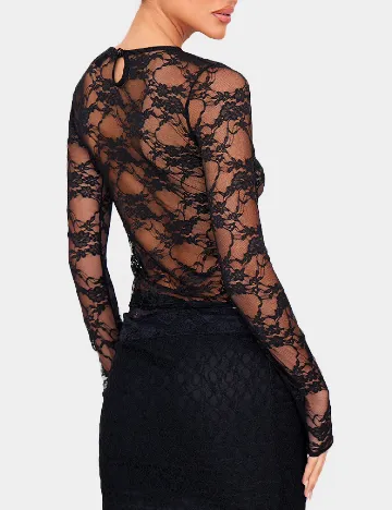 Top PRETTYLITTLETHING, negru