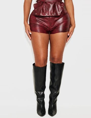 Pantaloni scurti PRETTYLITTLETHING, visiniu