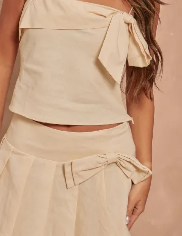 Top PRETTYLITTLETHING, crem
