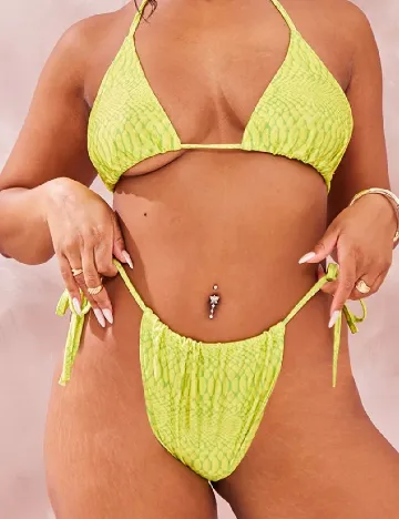 Chilot de baie PRETTYLITTLETHING Plus Size, galben