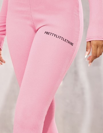 Pantaloni PRETTYLITTLETHING, roz