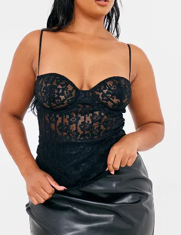 Top PRETTYLITTLETHING Plus Size, negru